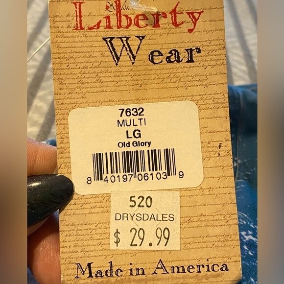 NWT women’s Liberty wear cold shoulder 4th of July Flag shirt made in USA size L - Picture 6 of 6